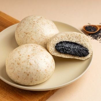 里仁麥香芝麻包