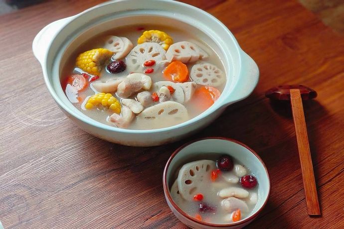 蓮藕紅棗菱角湯