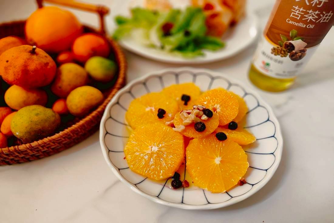 苦茶油橘子堅果沙拉