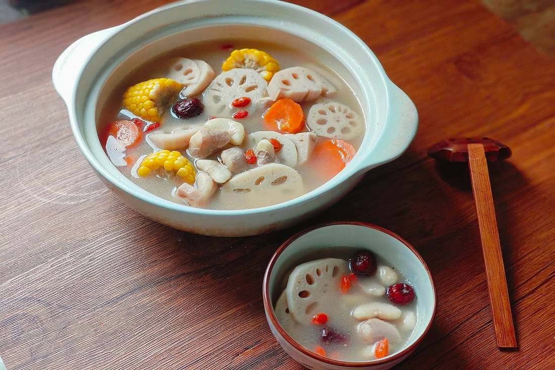 蓮藕紅棗菱角湯