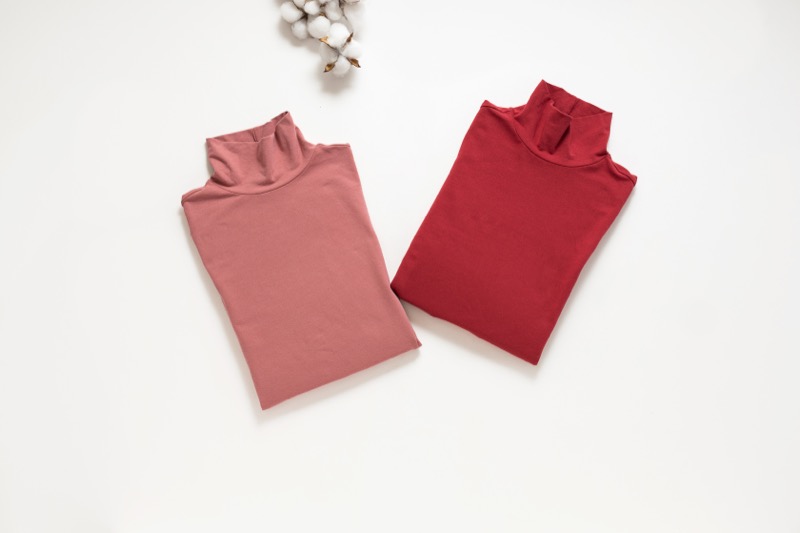 女保暖半高領衫|細緻彈性布料,貼合曲線,保暖又俐落